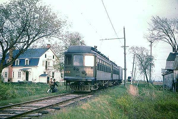 ancienne photo de train en marche