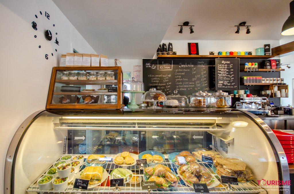Comptoir de sandwichs au Café des Récoltes, Tourisme au Coeur de la Montérégie, Crédit photo Noémi Laganière